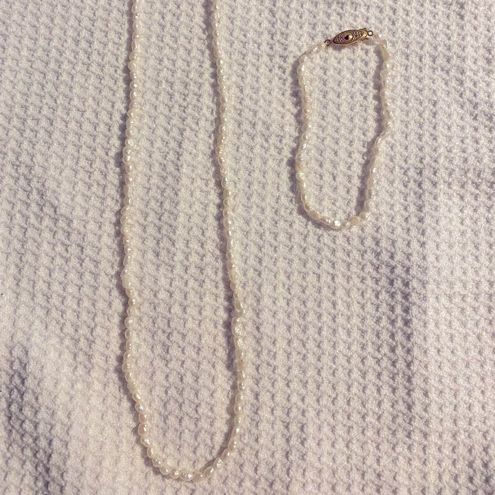 Freshwater pearl necklace/bracelet set